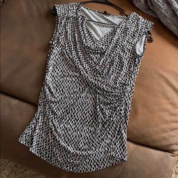 Woman’s blouse - Picture 1 of 2